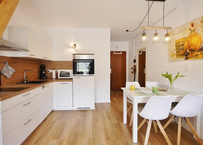 Апартаменты Happynest*** Mit Hallenbad